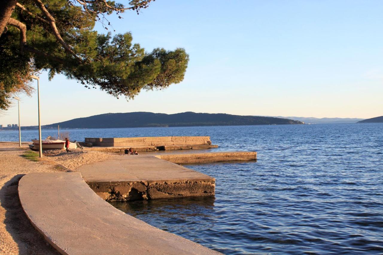 Apartments With A Parking Space Kastel Luksic, Kastela - 13734 Dış mekan fotoğraf